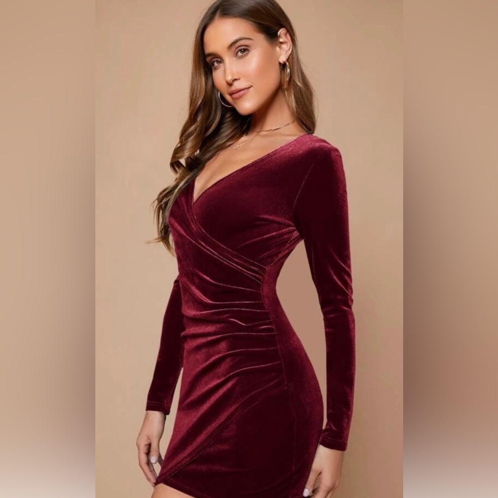 NWT Alex Marie Nikki Velvet  V-Neck Long Sleeve Ruched wrap  Dress Mahogany